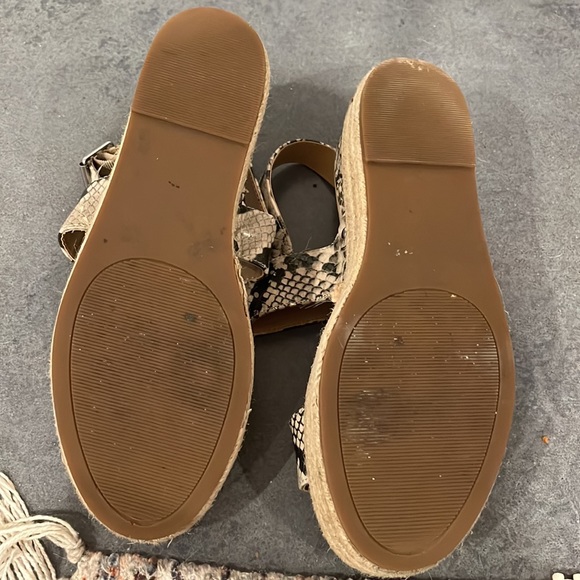 Steve Madden platform snakeskin sandals - Picture 4 of 5